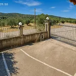 Swan And Gate Nyaraló Skhínoi